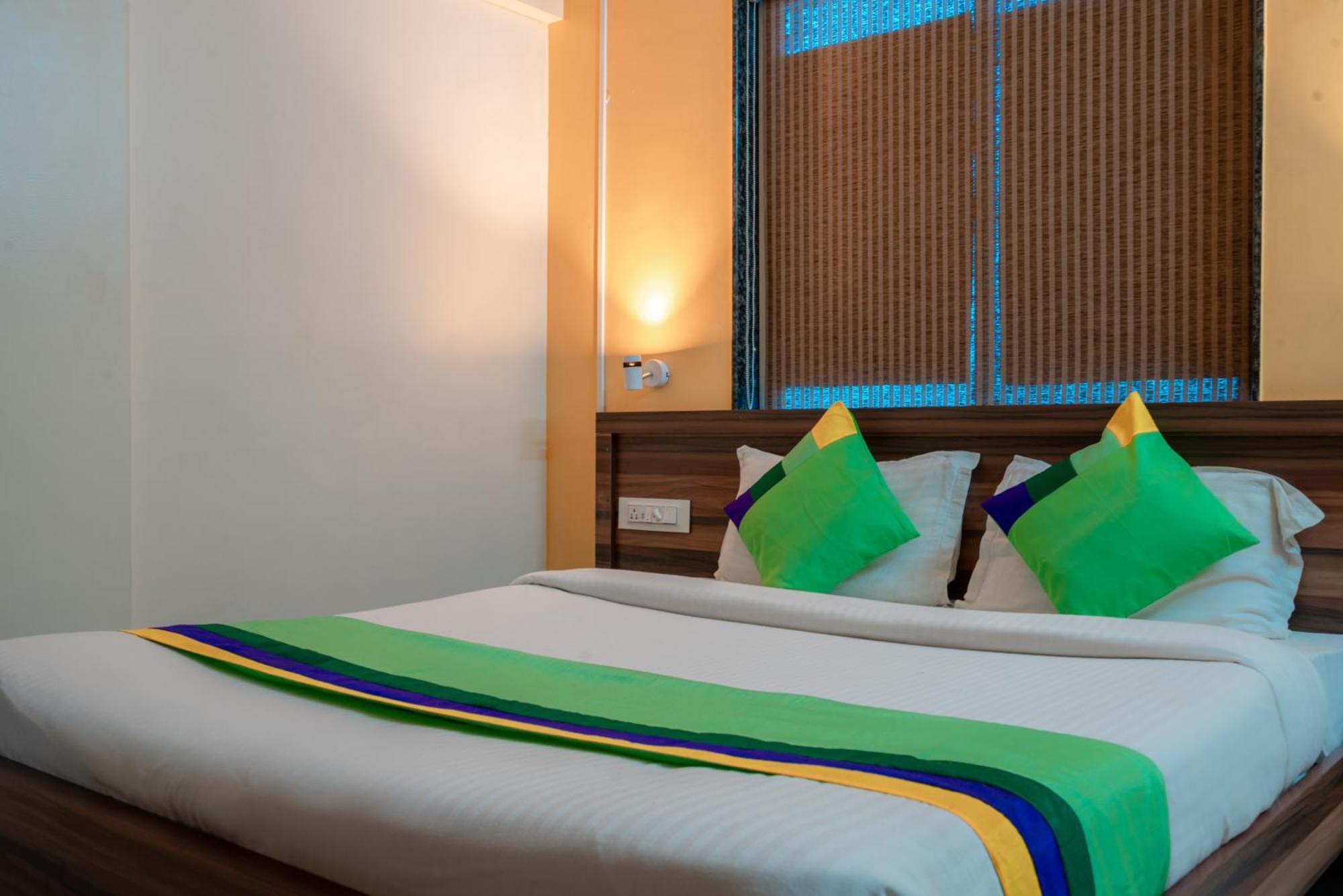 Hotel Treebo Trend The White Castle Pune Exterior foto